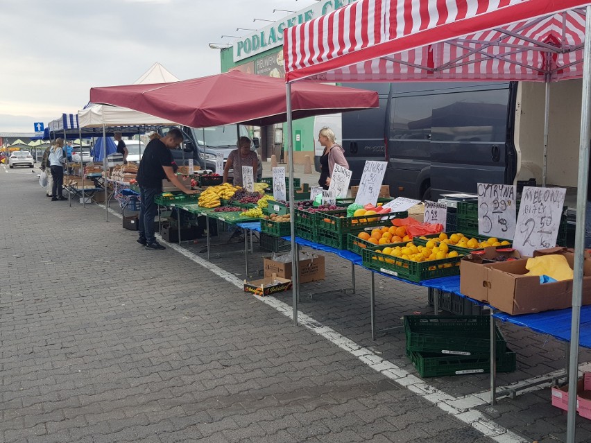 Na niedzielnej giełdzie (8.08) można było kupić prawie...