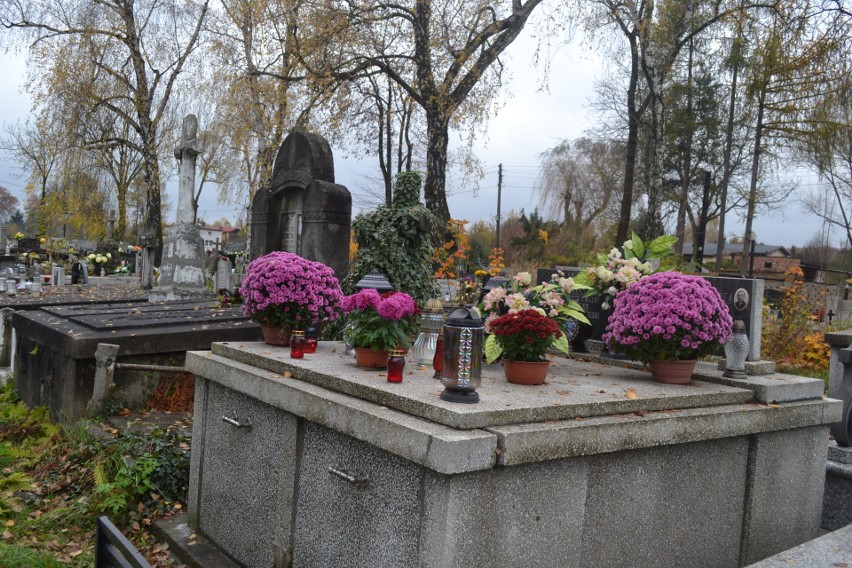 Odwiedziliśmy cmentarz w Kazimierzu Górniczym. Mieszkańcy...