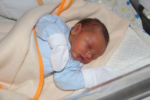Antoni Łupiński jako pierwsze dziecko w ostrołęckim szpitalu urodził się 18 marca 2013 roku. Jego mama może ubiegać się o 12 miesięcy płatnego macierzyńskiego