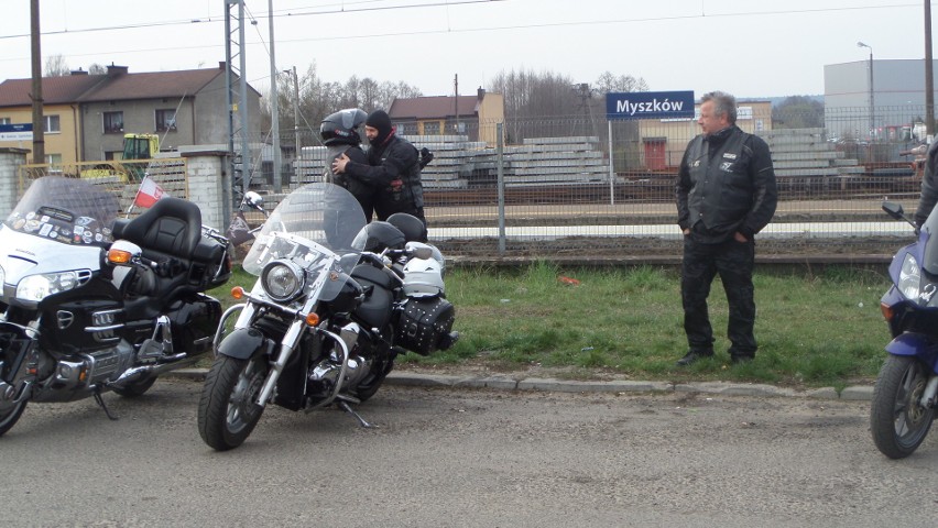 Motocykliści z Myszkowskiego Klubu Motocyklowego pojechali na pielgrzymkę na Jasną Górę ZDJĘCIA