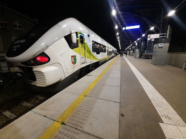 W związku z wcześniejszymi problemami na kolei od 1 sierpnia 2023 Polregio zaoferuje tańsze bilety na pociąg (dotyczyć to ma biletów kupionych przez internet lub aplikację).