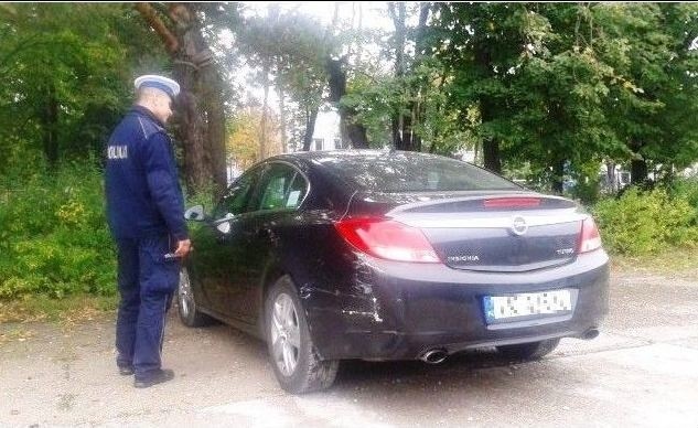 Kierowca volkswagena, który najechał na tył policyjnego radiowozu w gminie Morawica miał blisko 2,5 promila alkoholu w organizmie.