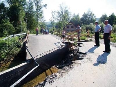 Feralny mostek w przysiółku Pcim Krzywica Fot. Maciej Hołuj