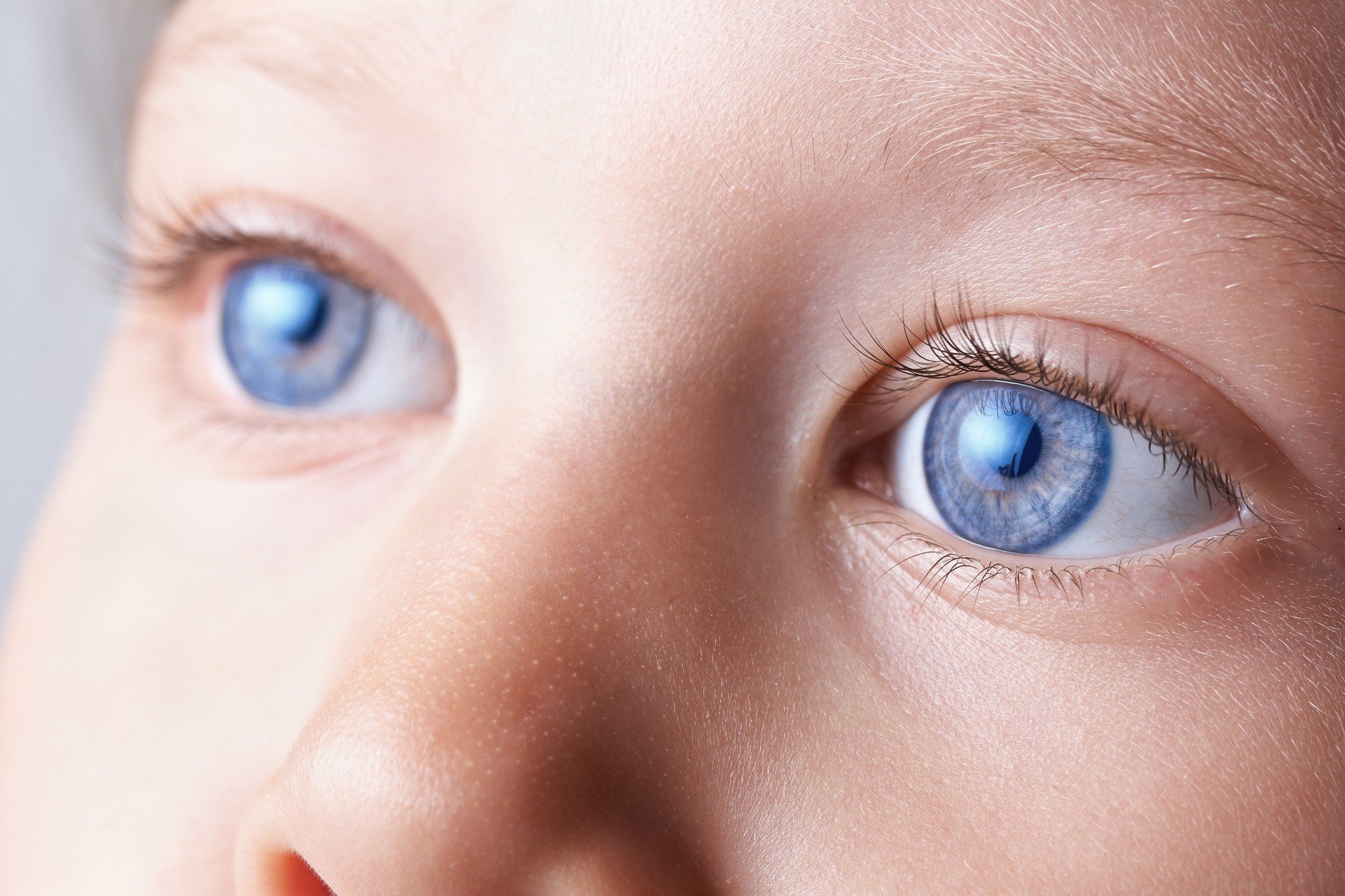 Siatkówczak złośliwy, czyli nowotwór gałki ocznej u dzieci – przyczyny,  objawy, rozpoznanie i leczenie | Strona Zdrowia