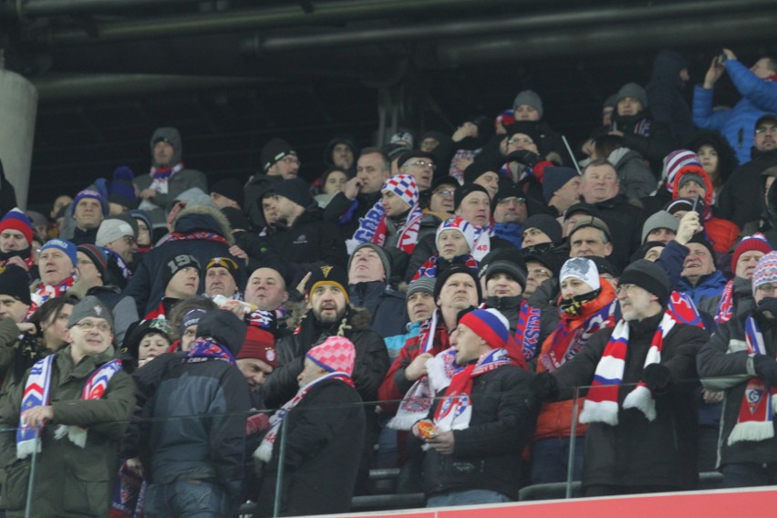 Górnik Zabrze - Wisła Kraków: mimo zimna, na trybunach był...