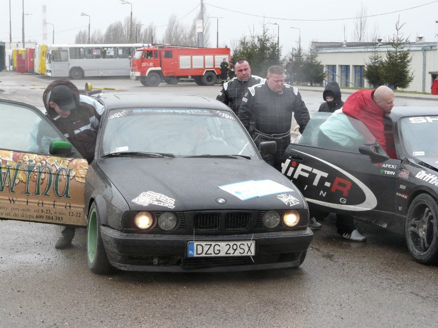 Lublin: rajd i zimowy pokaz driftu (WIDEO i ZDJĘCIA)