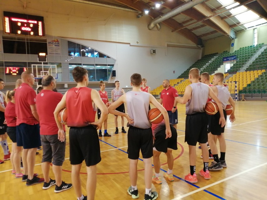 W Kielcach trenuje reprezentacja Polski w koszykówce do lat 15 (WIDEO, ZDJĘCIA)