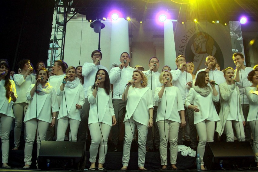 Koncert Chwały w Lublinie: Radosna modlitwa w wykonaniu młodych katolików (ZDJĘCIA, WIDEO)