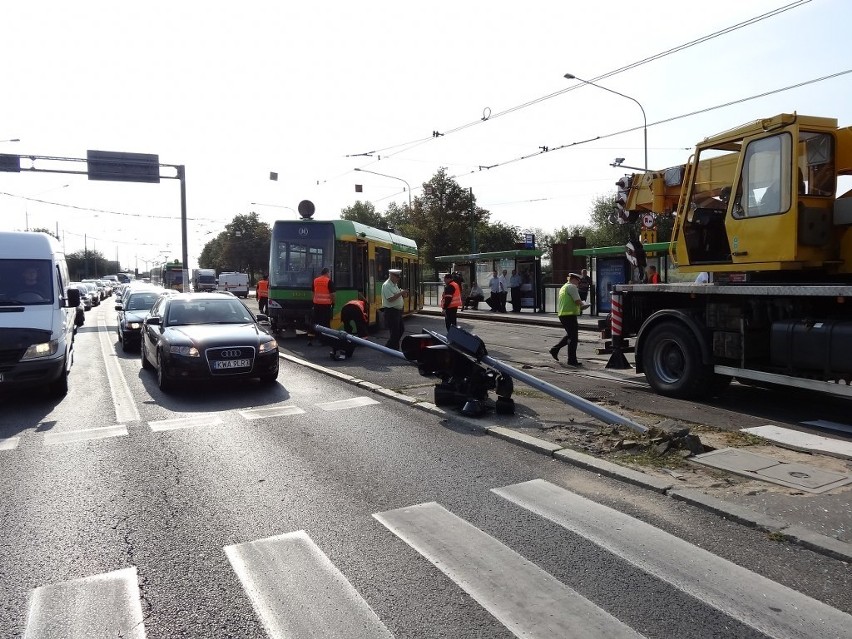 MPK Poznań: Wykolejenie "osiemnastki" - zniszczone...