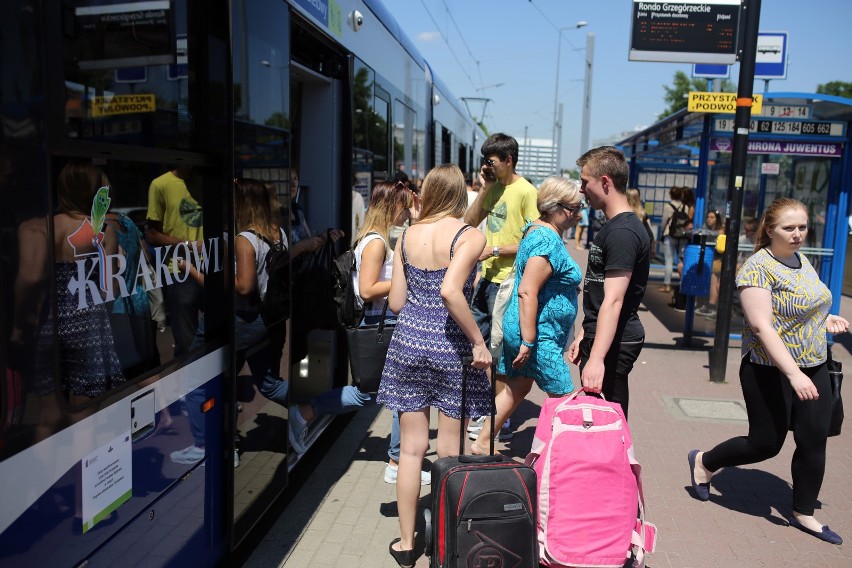 Kłopot z nowymi tramwajami. Sieć trakcyjna zniknie z centrum Krakowa? 