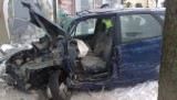 Samochodem wpadł do Biedronki. Jedna osoba nie żyje [FOTO]