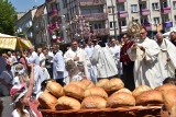 Boże Ciało w Gorzowie. Tłumy na procesji, upał nie przeszkodził