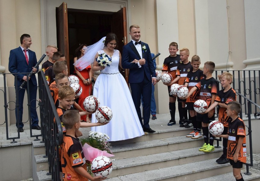 Piłkarz się żeni... Kamil Dziadowicz na ślubnym kobiercu