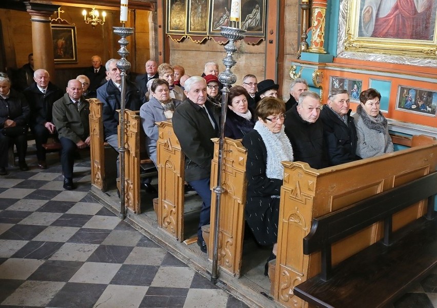 Złote gody z młodzieńczymi wspomnieniami, miłością i tortem. Święto u Jubilatów z gminy Wielka Wieś 