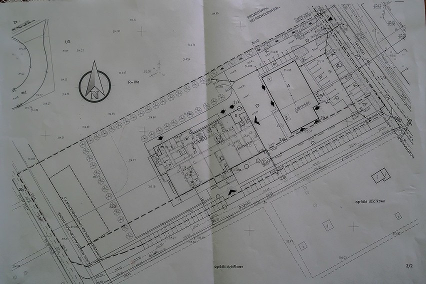 Najpierw sklepy i żłobek, a na koniec blok