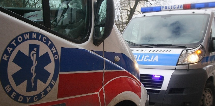 Wypadek na DK1 koło Radomska. Zderzenie busa z samochodem osobowym. Ranni