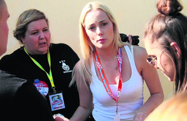 Jestem przeszczęśliwa - mówi Katarzyna Szczurska-Luboch (z lewej). Obok modelka Jagoda Judzińska, która również wsparła akcję