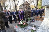 Wojewoda śląski Jarosław Wieczorek z wizytą na śląskich cmentarzach