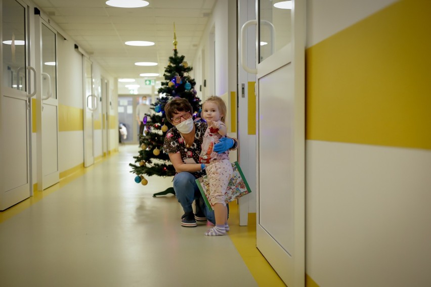 Św. Mikołaj odwiedził dzieci w Szpitalu Puckim - 4 grudnia...