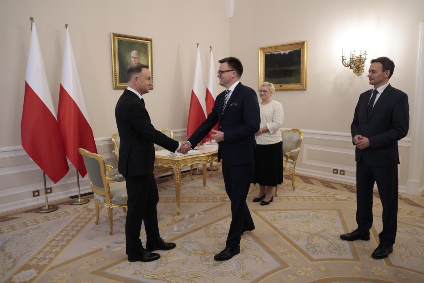 Zakończyło się spotkanie prezydenta Andrzeja Dudy z marszałkiem Sejmu Szymonem Hołownią. Czego dotyczyły rozmowy?