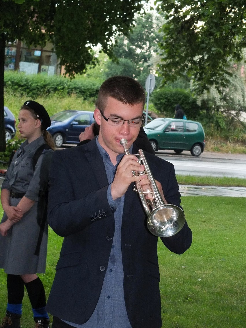 Koncert przy Ławeczce „Halnego” rozpoczął na trąbce Jakub...