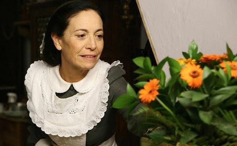 Tak Inma Pérez-Quirós prezentuje się jako służąca Fabiana z...