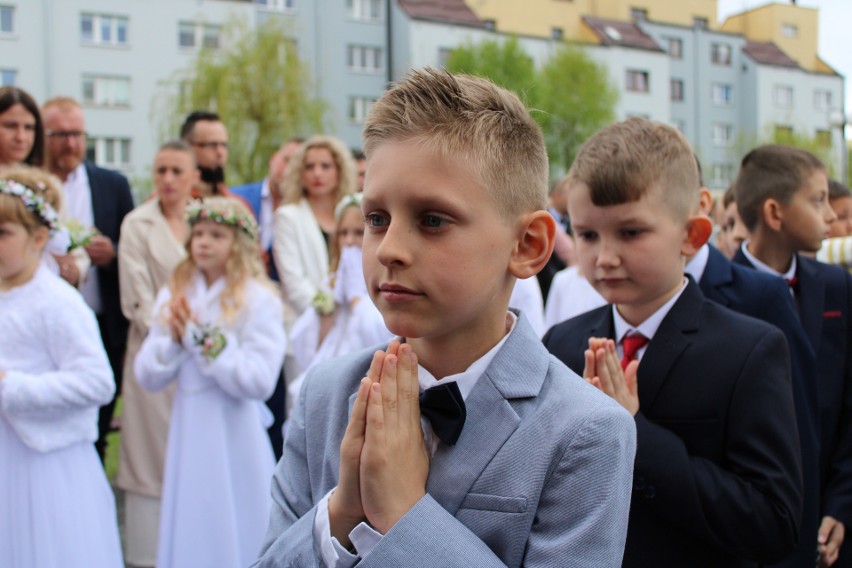 Pierwsza Komunia Święta w parafii Zesłania Ducha Świętego na...