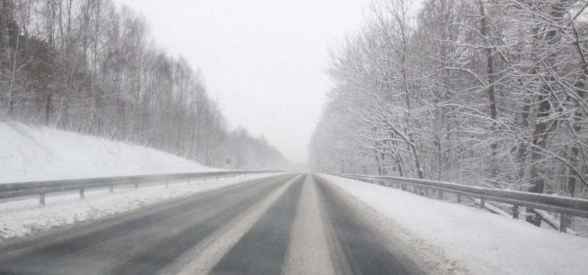 Intensywne opady śniegu w niedzielę 25 stycznia