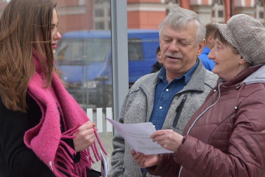 Uczniowie z Grodkowa protestowali przeciw zmianom klimatycznym