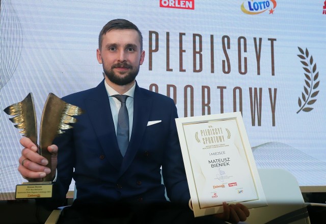 Dwanaście miesięcy temu triumfował siatkarz PGE Skry Bełchatów Mateusz Bieniek