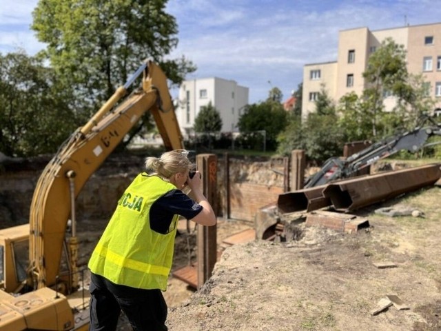 Najgorszym miesiącem w 2023 roku był lipiec - wówczas PIP w regionie zgłoszono aż 20 wypadków przy pracy. Do największej tragedii w trakcie pracy doszło wtedy w Bydgoszczy. Tutaj na budowie przy placu Weyssenhoffa zginął pracujący mężczyzna. Wypadków przy pracy zgłoszono jednak w lipcu rekordowo dużo, także z Torunia.