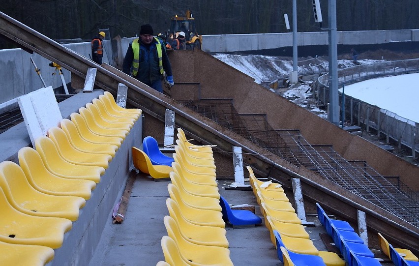 Tu kończy się poprzedni etap przebudowy trybun stadionu...