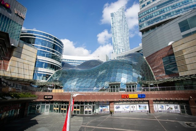 Koronawirus w Polsce: Galerie i centra handlowe otwarte od 4 maja 2020 r. Jak będą wyglądać zakupy w galeriach? [PORADNIK, 2.05.2020]