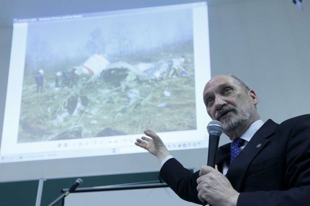 Antoni Macierewicz, poseł PiS badający okoliczności katastrofy smoleńskiej, spotkał się z mieszkańcami Poznania także w kwietniu 2012 roku