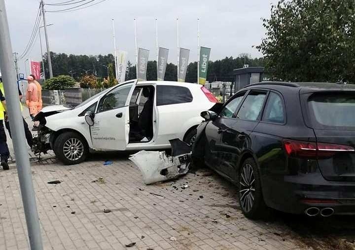 Wypadek w Zamościu, 11.08.2021. Zderzyły się dwa auta