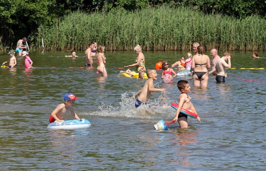 Upały w mieście niestraszne? Wrocławianie chłodzą się na kąpielisku przy Królewieckiej (ZDJĘCIA) 