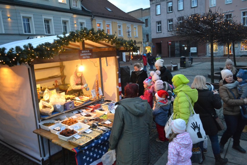 Mysłowice: na Rynku rozpoczął się jarmark bożonarodzeniowy ZDJĘCIA