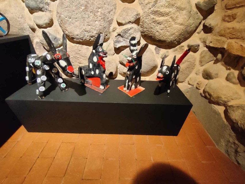 „Jan Chodara – rzeźby w stylu” do obejrzenia w Muzeum Kultury Kurpiowskiej w Ostrołęce