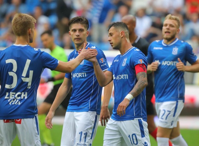 Po ostatnim sparingu Lecha z duńskim FC Midtjylland (2:1) pojawiły się opinie, że działacze Kolejorza zadbali przed sezonem o wzmocnienie defensywy, ale zapomniały o ofensywie. Kolejorz wygrał z wicemistrzem Danii, ale gole zdobył z rzutu karnego i po strzale z dystansu obrońcy - Wołodymyra Kostewycza. Do momentu wejścia na boisko Pawła Tomczyka gospodarze nie stwarzali praktycznie sytuacji strzeleckich. A po jego wejściu było tylko dużo szumu i... nieskuteczności. Jakie opcje w ataku ma Lech?--->