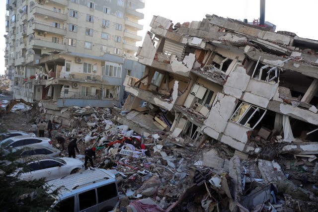 W trzęsieniu ziemi w Turcji i Syrii zginęło już ok. 24,5 tys. ludzi