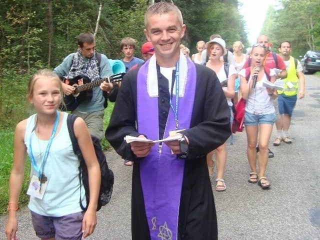 Po raz pierwszy pielgrzymkę poprowadzi ksiądz Krzysztof Andaś, najmłodszy wikariusz z parafii Wszystkich Świętych w Starachowicach.