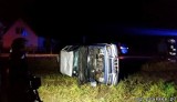 Wypadek w Krzyżanowicach. Auto przewróciło się na bok