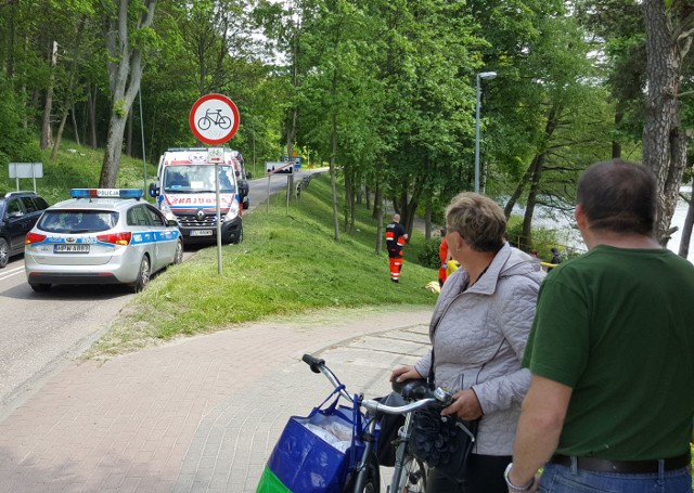 Ścieżka rowerowa nad jeziorem Trzesiecko - to tu doszło do zderzenie dwójki nastolatków.
