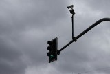W Poznaniu pojawi się fotopułapka dla kierowców. Koniec z wjeżdżaniem na czerwonym świetle na rondo Kaponiera
