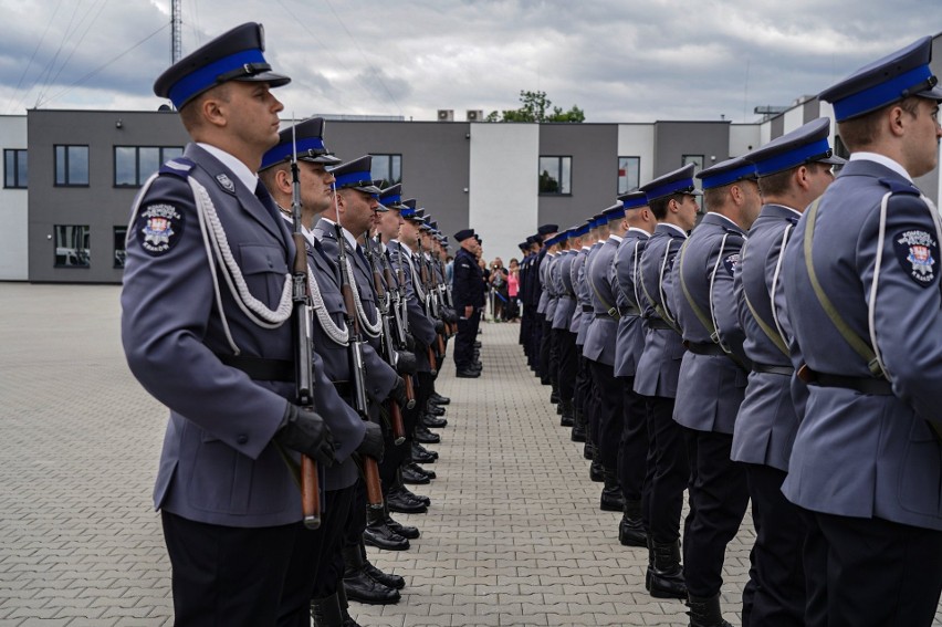 Prawie 50 nowych policjantów w Małopolsce. Są już po ślubowaniu