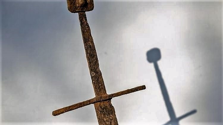 Tak wygląda średniowieczny miecz odnaleziony kilka lat temu...
