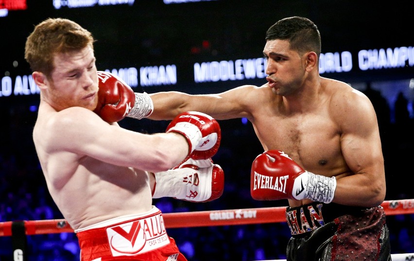 Canelo Alvarez "wyłączył światło" Khanowi w szóstej rundzie