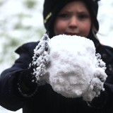 Ile kosztują zimowe półkolonie 2023? Gdzie szukać zajęć dla dzieci na ferie w mieście? 