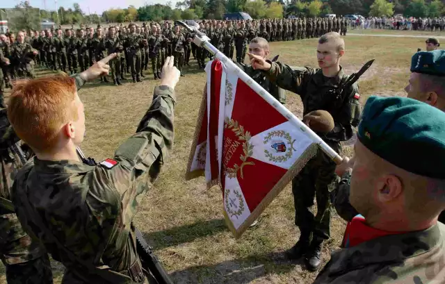 160 osób złożyło przysięgę wojskową w Centrum Szkolenia Artylerii i Uzbrojenia w Toruniu
