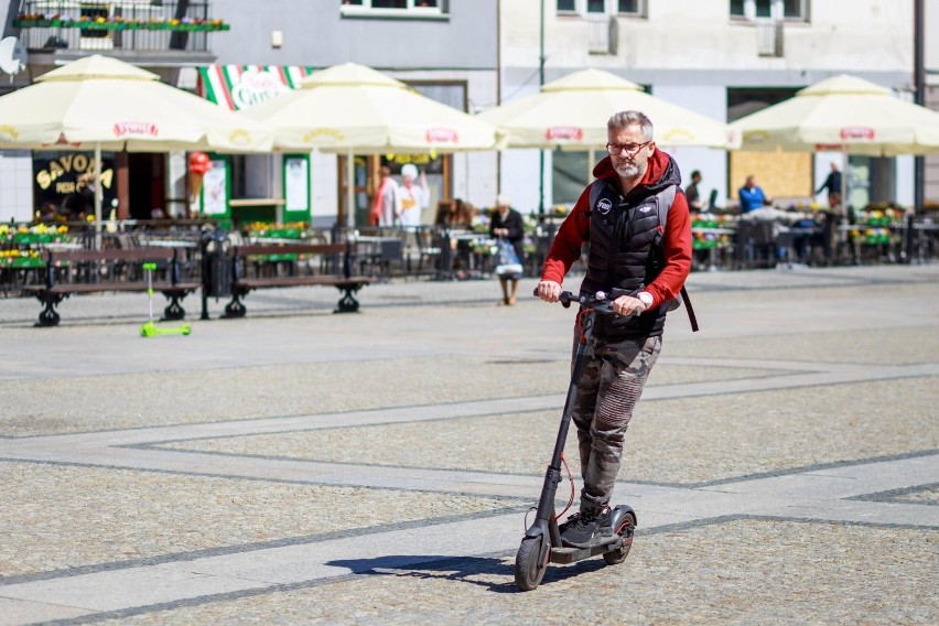 - Zdarza się, że niektóre modele hulajnóg wyprzedają się na...